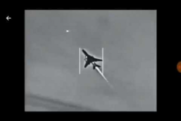 DECLASSIFIED U.S. Navy Footage: U.S. F/A-18 shoots down Syrian SU-22 (Video)