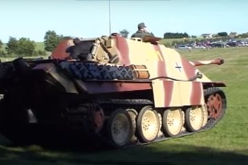 Watch A Jagdpanther  – Firing it’s main 88mm Gun ( Video )