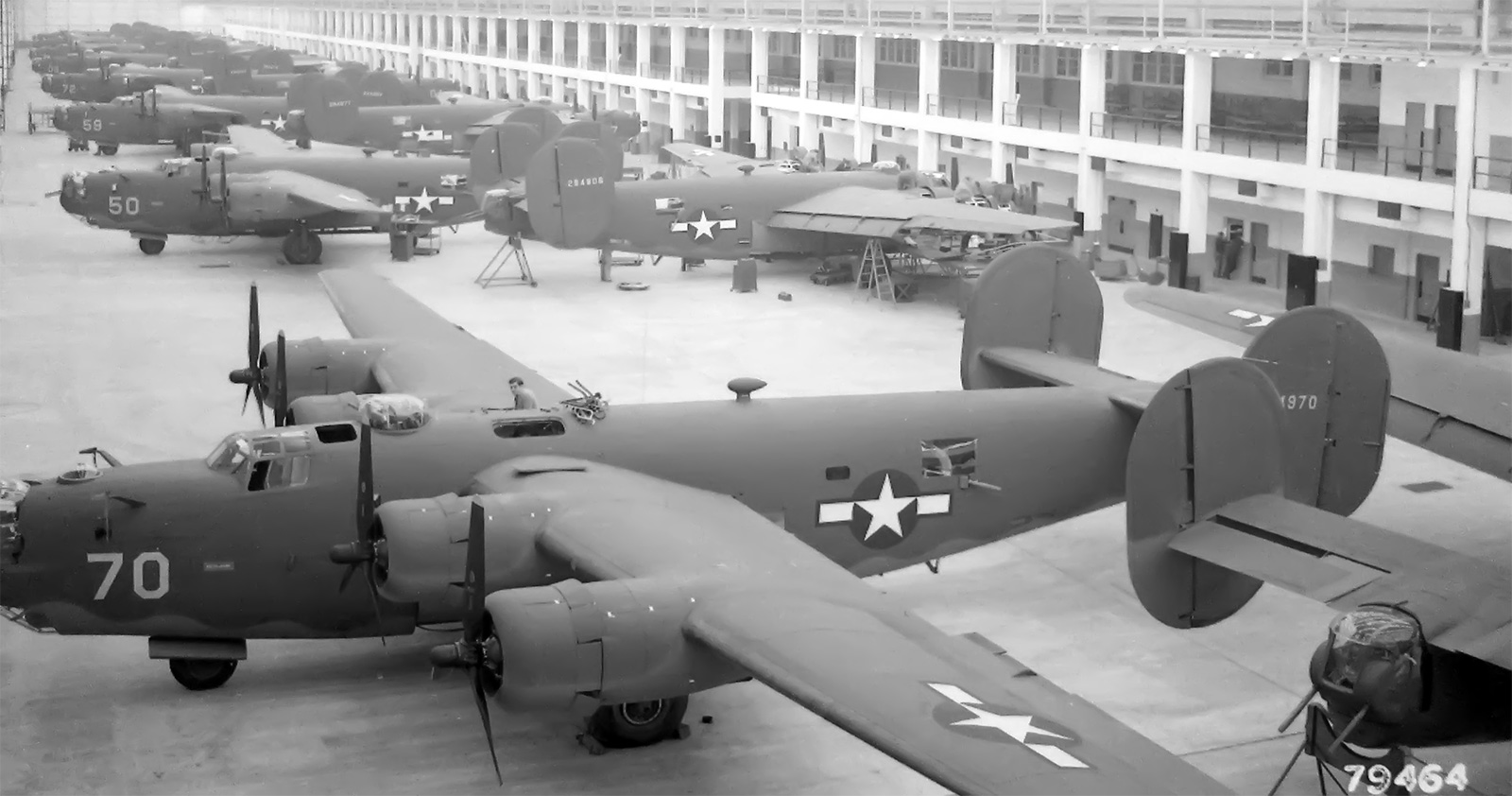 Building the B-24 Bomber during WWII "Story of Willow Run"  The History Channel